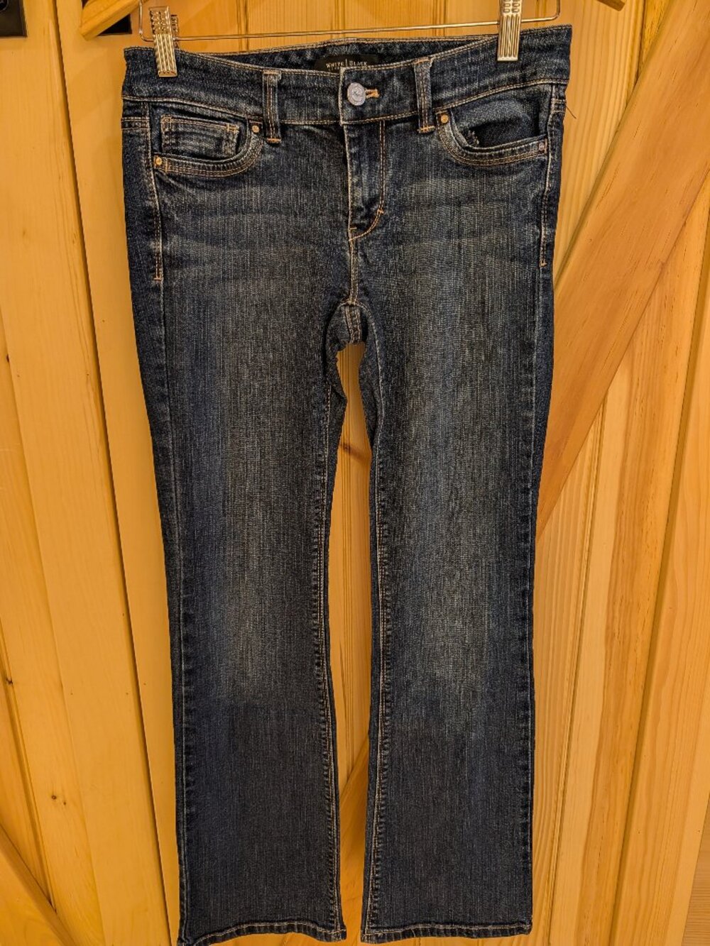 White House Black Market Blanc Bootleg Jeans Size 0S (0 Short)